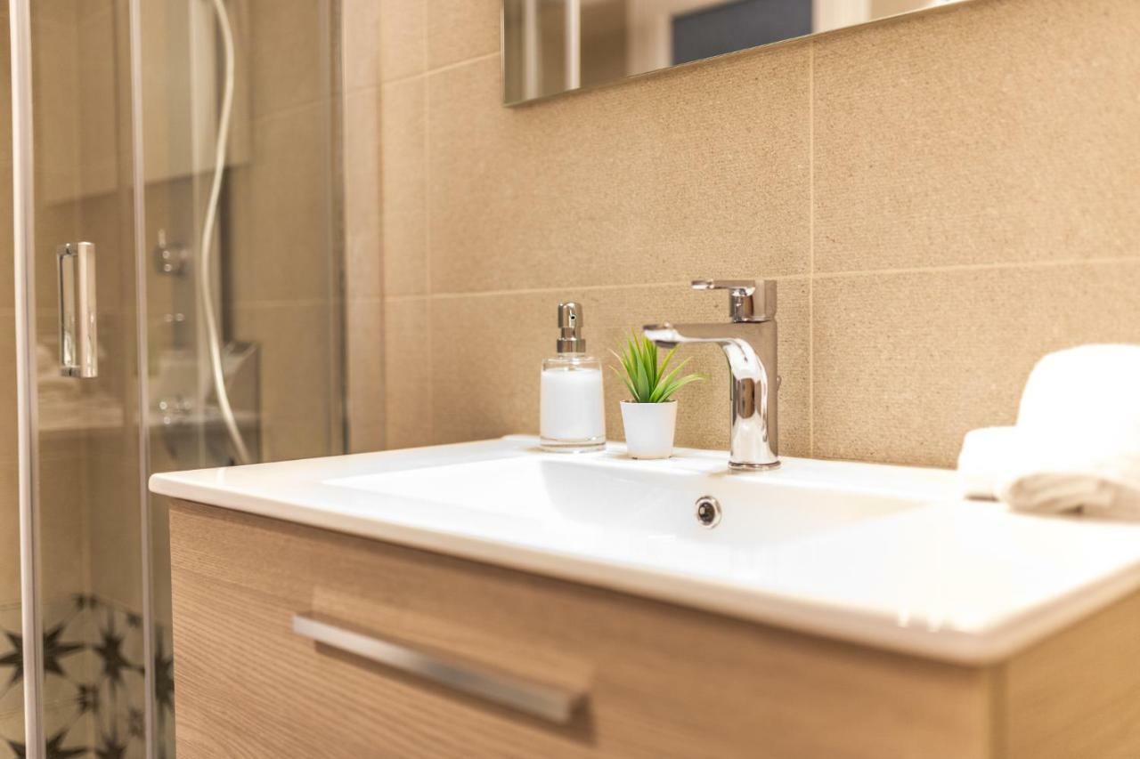 Ports Crossroad D Apartment Пирея Екстериор снимка